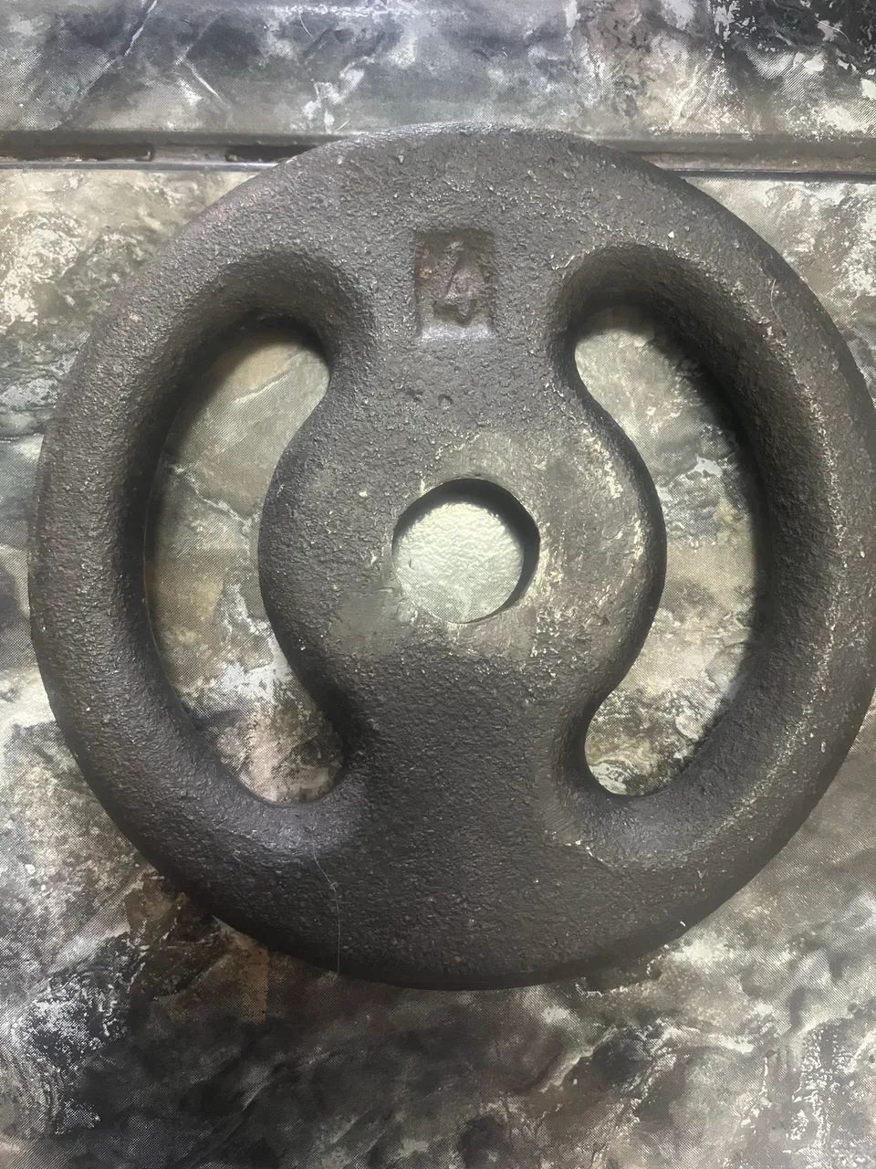 Barra de musculação com 2 anilhas de 4kg - Foto 2