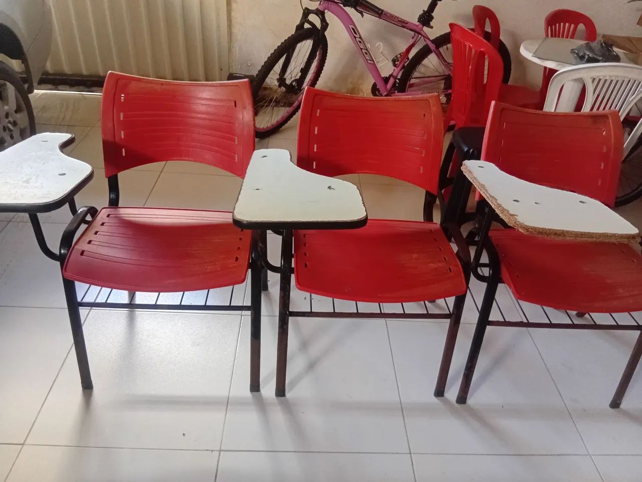 Cadeira escolar... - Foto 2