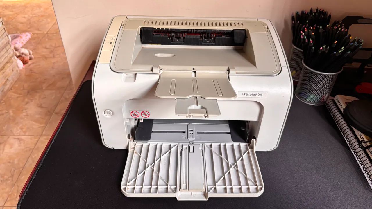Impressora HP LaserJet P1005 monocromática USB