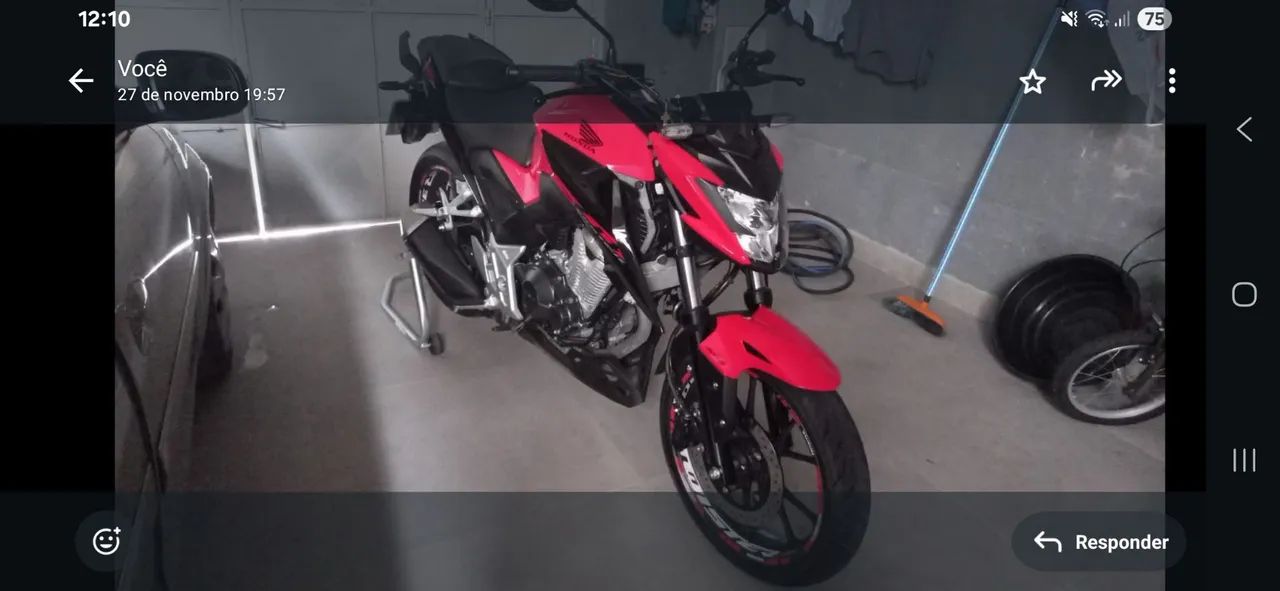 CB300F  - Foto 2