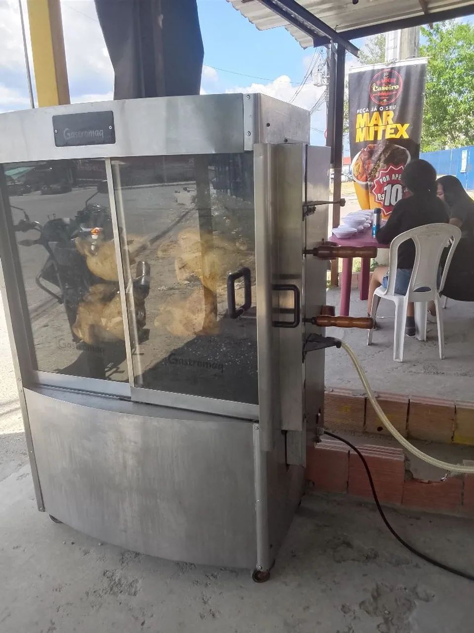 Vendo máquina de assar frango elétrica e a gás  - Foto 3