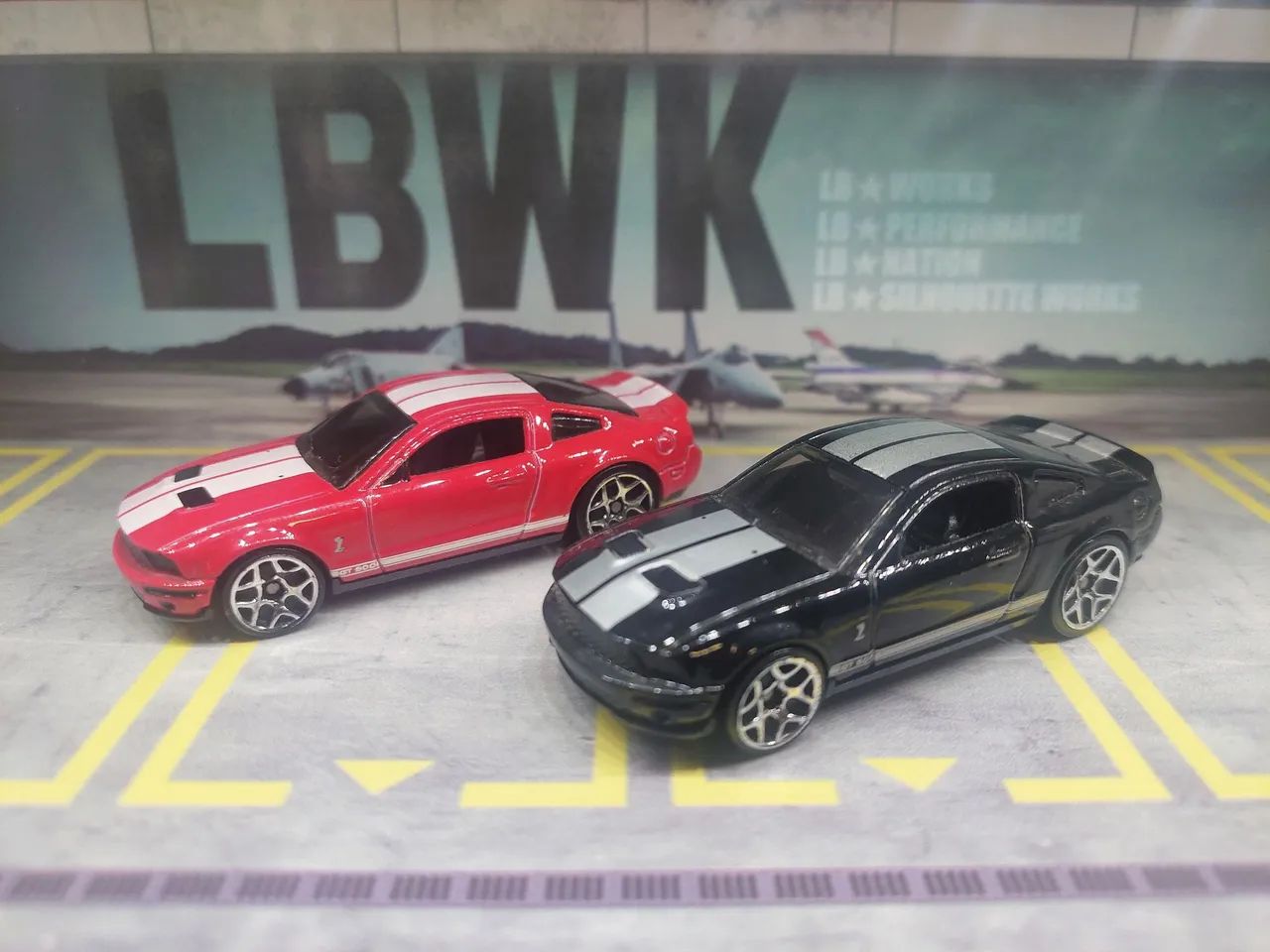 Hot Wheels combo Mustang 1/64 - Foto 2