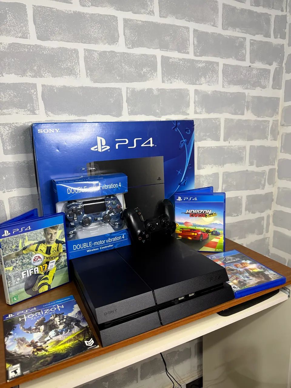 PlayStation 4 com caixa jogos e controle  - Foto 4