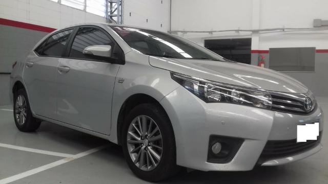 Toyota Corolla xei at muito novo, bancos de couro bege claro, um luxo de carro