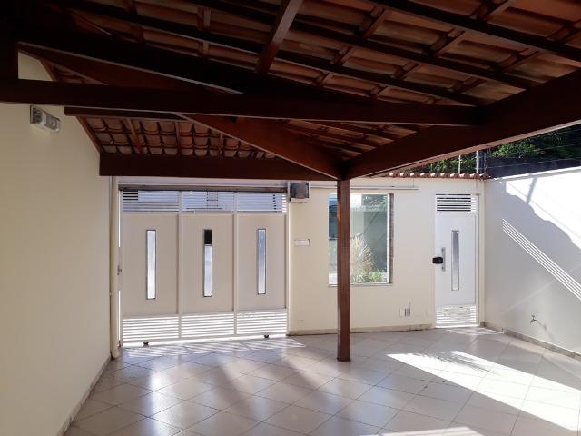 (R$290.000) Casa Seminova c/ Garagem p/ 02 Carros e Área Gourmet - Bairro Morada do Vale - Foto 3