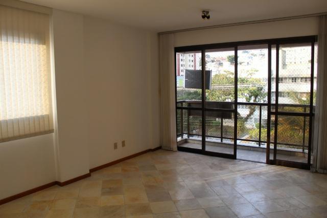 18317 - Apartamento com 3 dormitórios, sendo 1 suíte - 95 m²Centro - Foto 2
