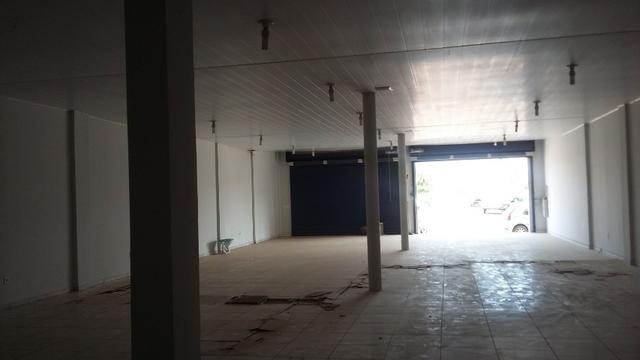Alugo prédio 2 pavimentos centro comercial da Jatuarana - Foto 11