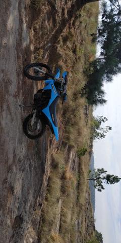Vendo moto trilha