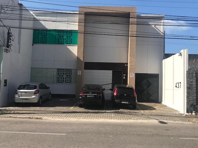 Alugo imóvel com 650m2 na R. Pinto Madeira 437 em frente a unimed