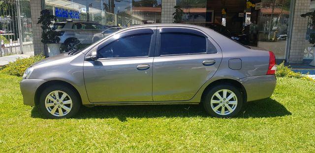 Toyota Etios Sedan XLS 1.5L (Flex) - Foto 2