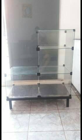 Estante de vidro