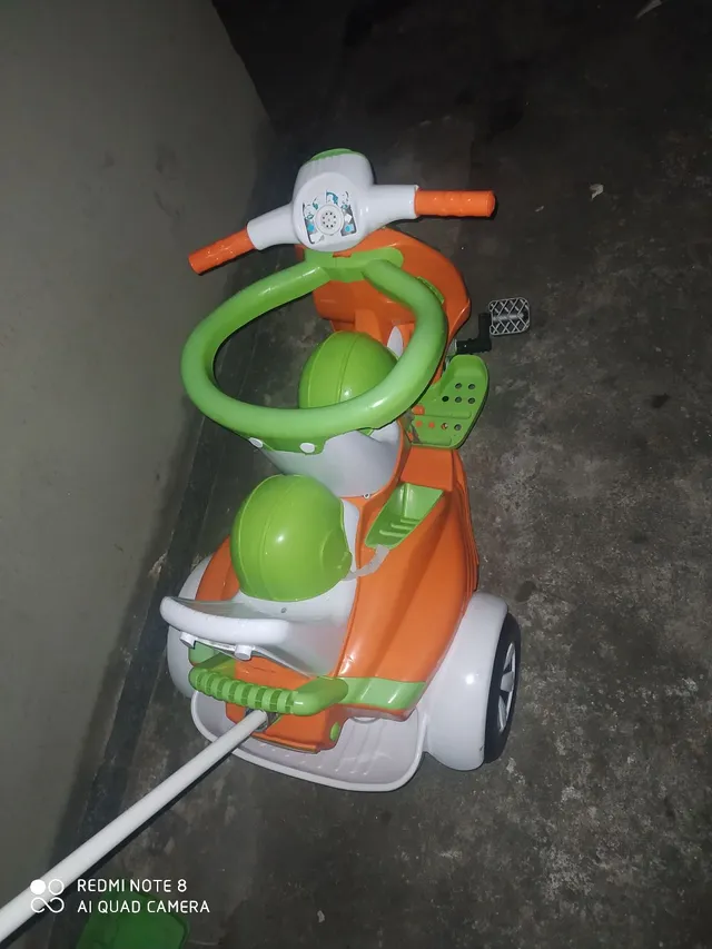 Carrinho Motoca Triciclo para 02 Crianças - Moto Duo - Calesita