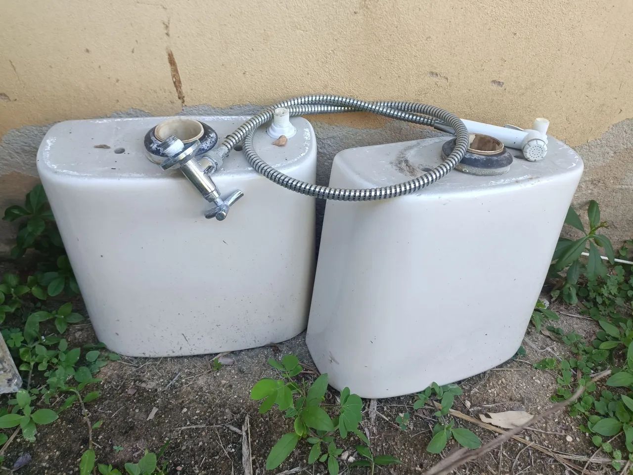 Vasos , caixas de descarga e lavatórios 