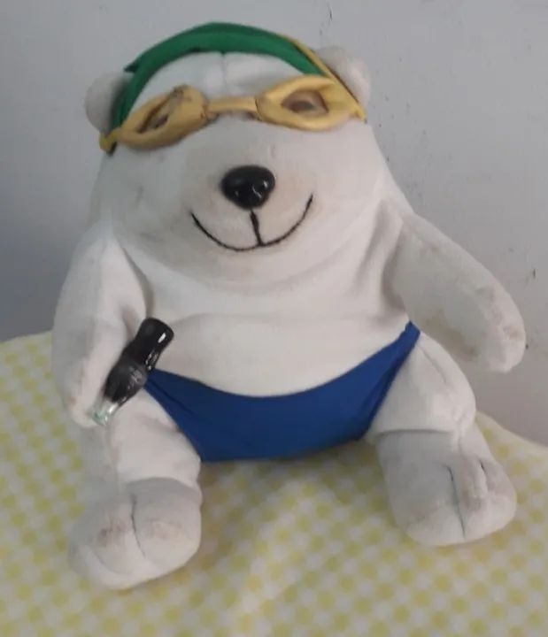 Urso natação Coca Cola pelúcia 