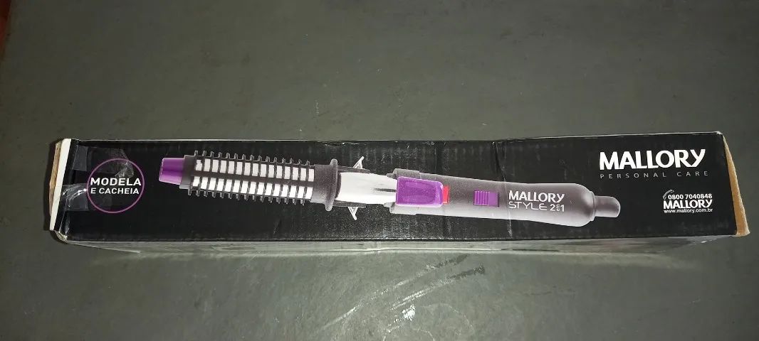 Modela e cacheia Malory