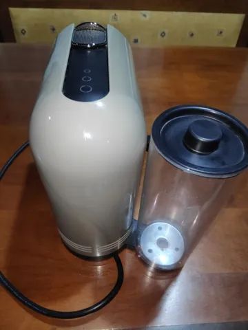 【中古】Nespresso U(ユー) クリーム C50CW Cafeteira Nespresso U C50 branca 110V - usada - Eletroportáteis