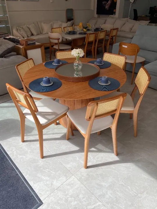 Mesa de Jantar Redonda com 6 Cadeiras: Estilo e Conforto!