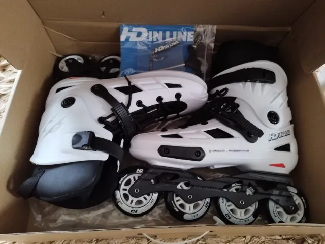 Patins TAM 40 (27 CM) + KIT PROTEÇÃO COMPLETO