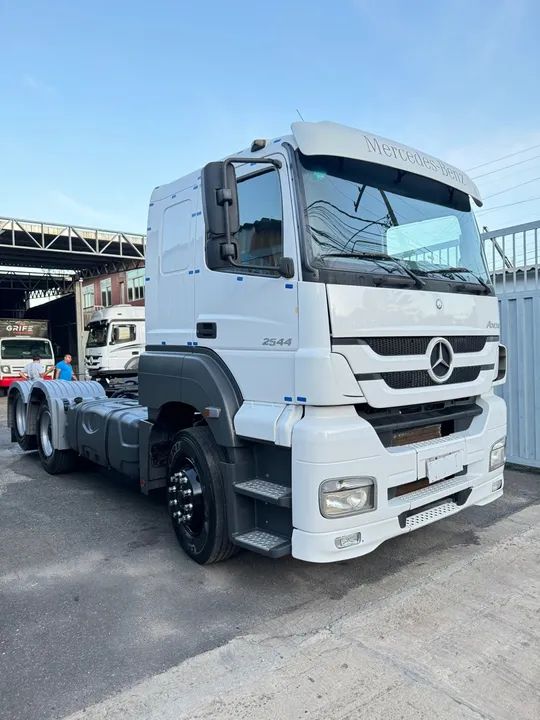 Mb Axor 2544 2012 automático 