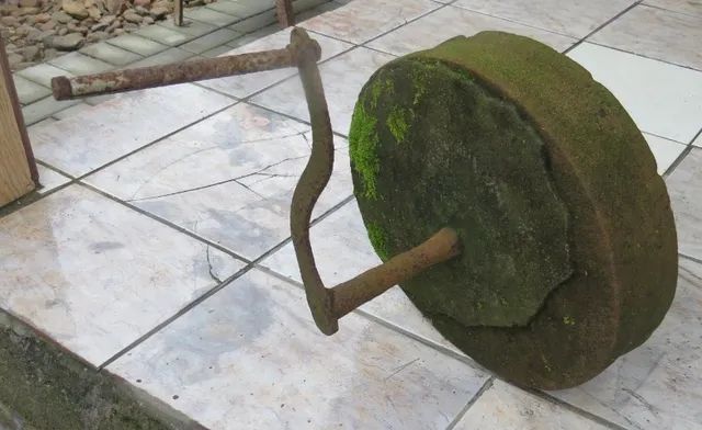 Rebolo com manivela