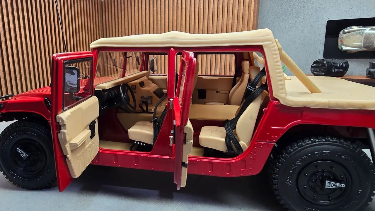 RESERVADO Hummer H1 Exoto 1/18 - Hobbies e coleções - Rio Bonito