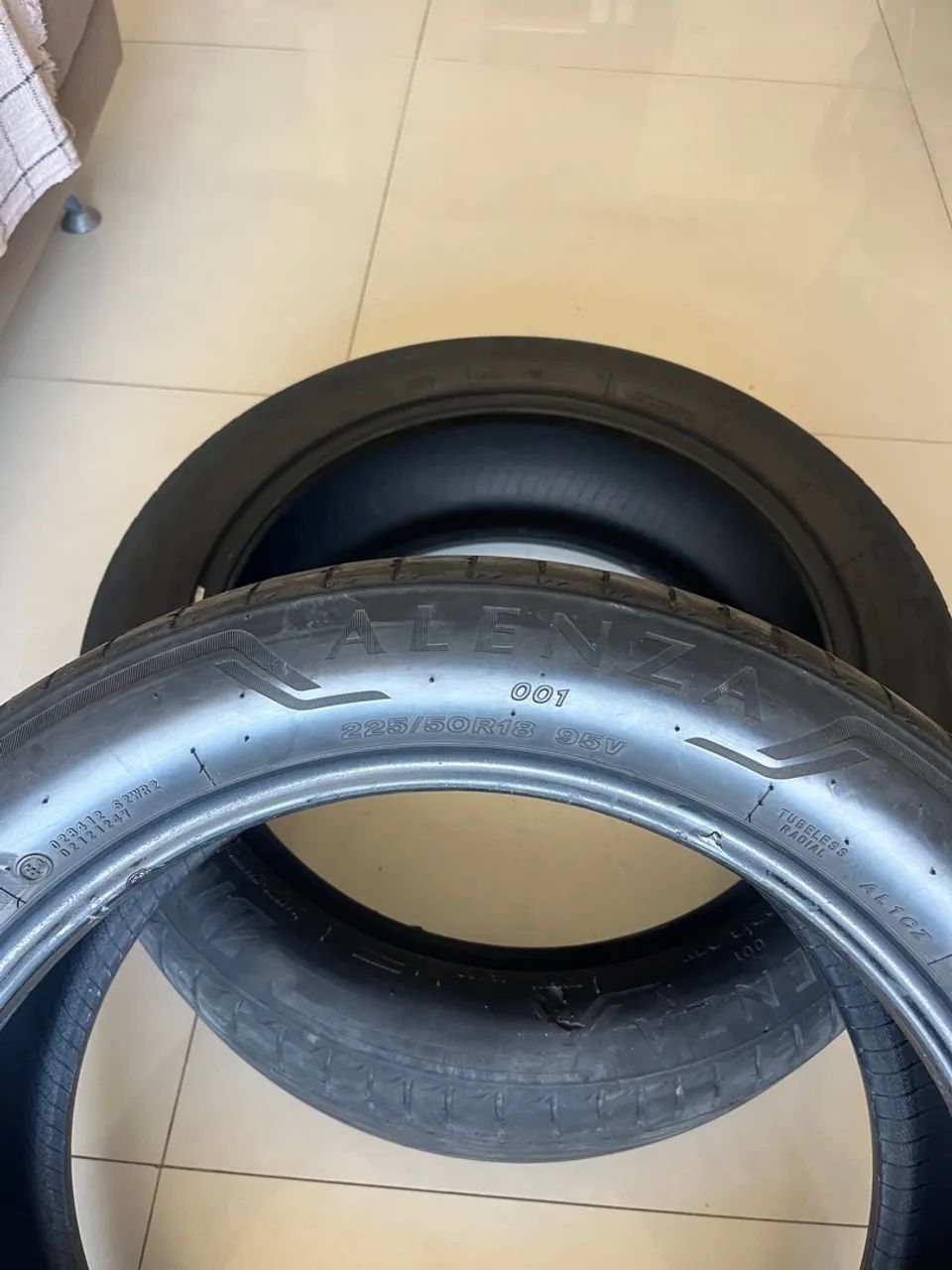 Pneus Bridgestone Alenza 225/50R18 95V