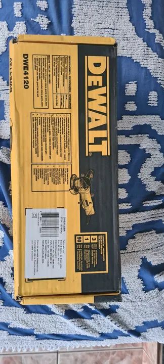 Vendo Esmerilhadeira Dewalt DWE4120 900W