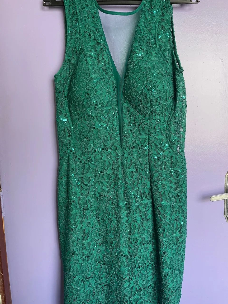 Vestido de festa verde com brilho