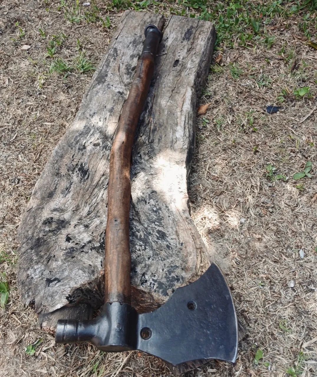 Machado Martelo Campeiro Tradicional em Aço Carbono com Cabo em Madeira