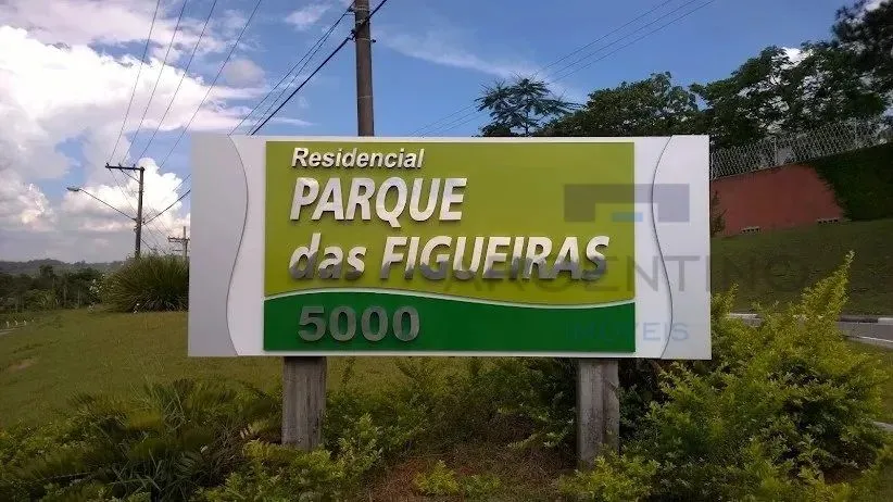 Terreno à Venda no Condomínio Parque das Figueiras - Mogi das Cruzes.