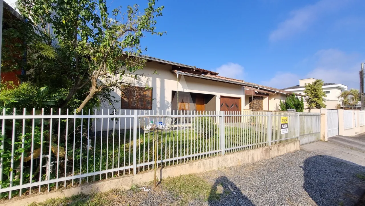 Casa residencial com 2 quartos para alugar por R$ 2400.00, 126.00 m2 - NOVA BRASILIA - JOI
