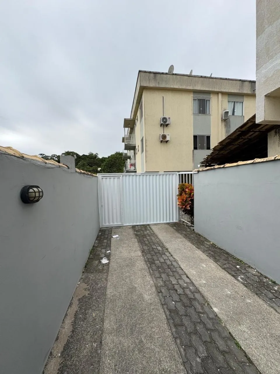 APARTAMENTO NO BAIRRO EXTENSÃO DO BOSQUE EM RIO DAS OSTRAS