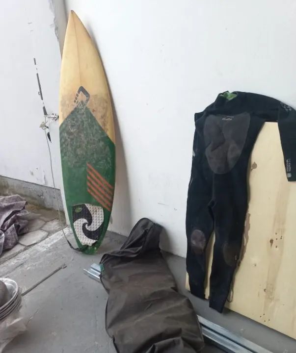 Prancha de Surf + roupa de borracha
