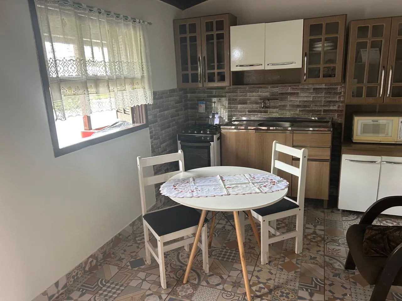 Aluguel anual - apartamento 1 quarto com sacada na Praia do Campeche