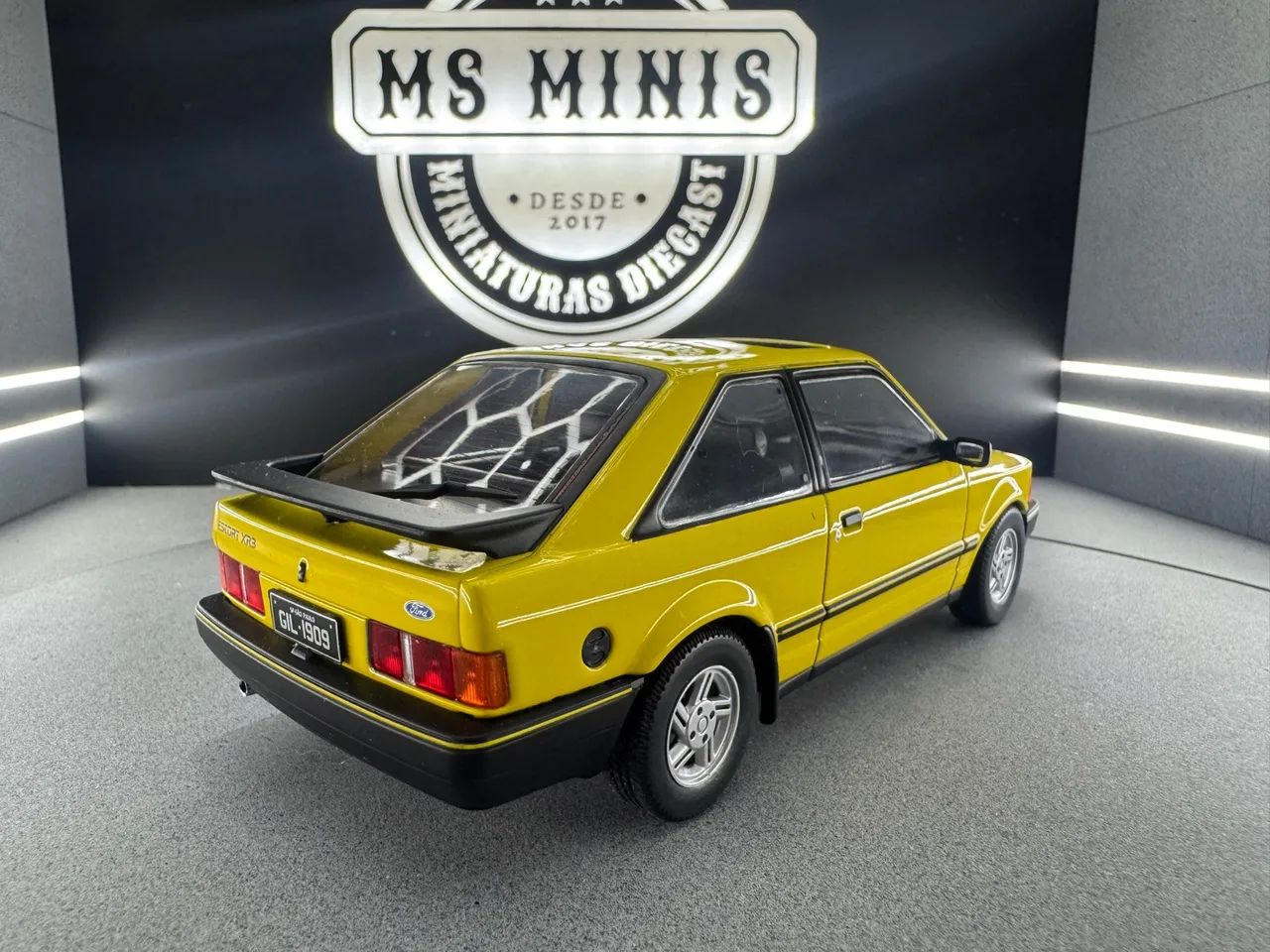 Miniatura Ford Escort XR3 -amarelo escala 1/24 Limitado - Foto 2