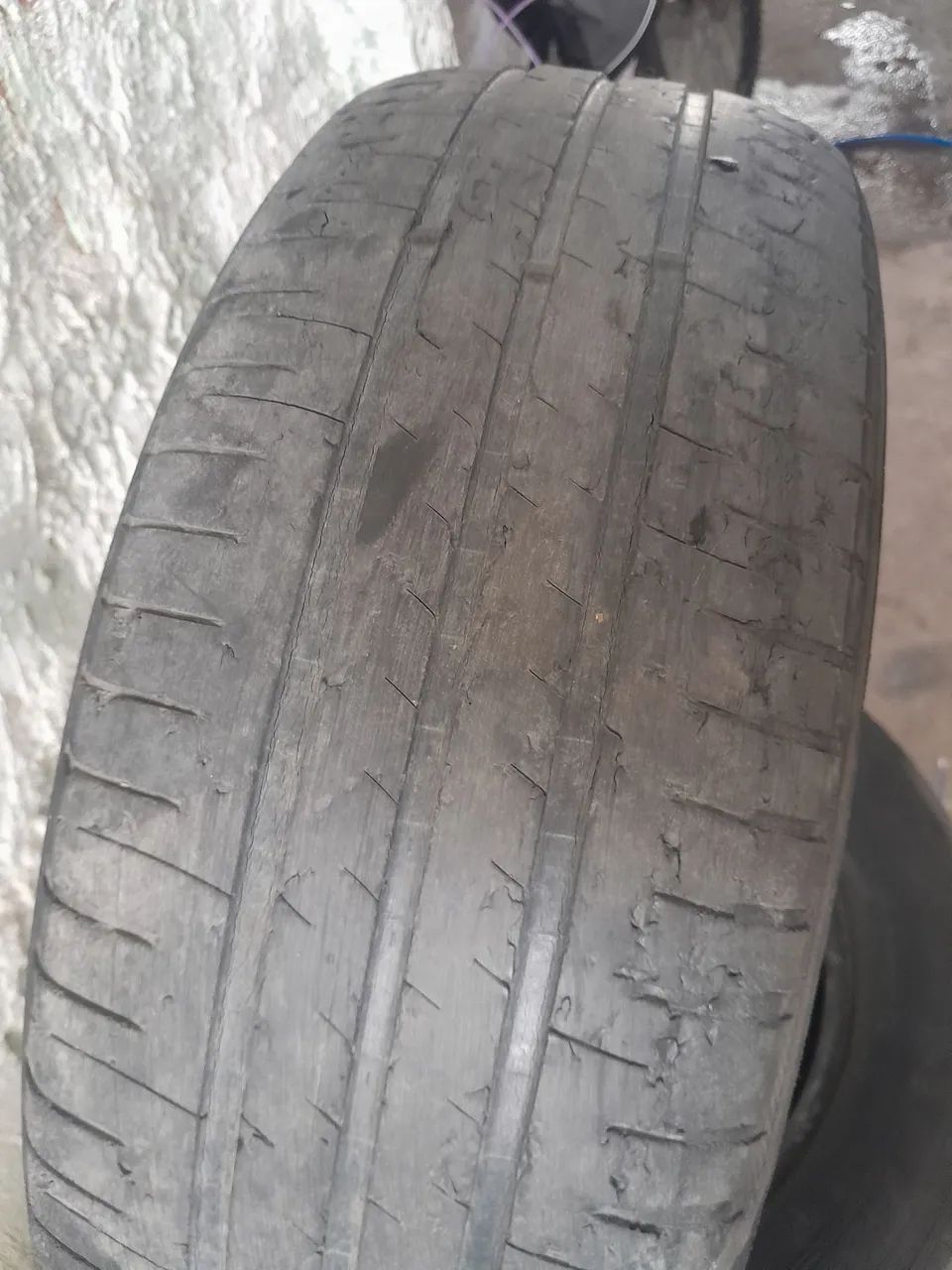 Peneu 64842832780161123