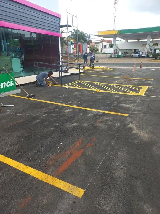 Pintura de letras demarcação de estacionamento  - Foto 5