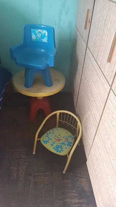 Conjunto de Cadeiras e Mesa Infantil