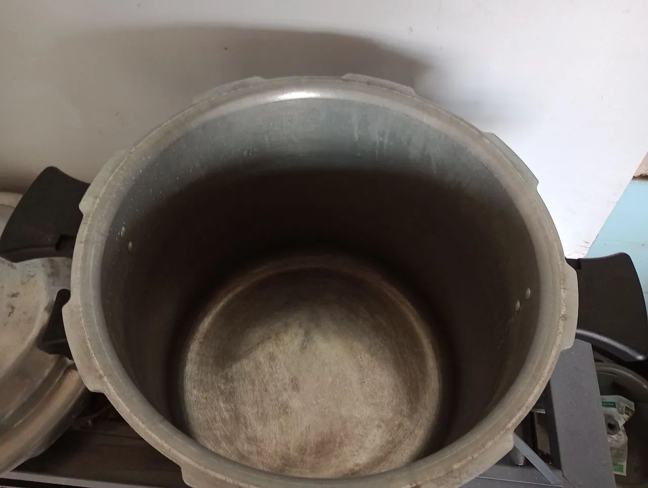 Panela de Pressão em Alumínio - Usada