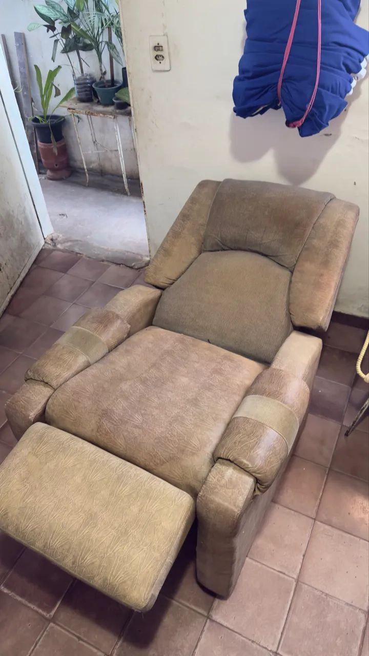 Vendo poltrona retrátil  - Foto 2