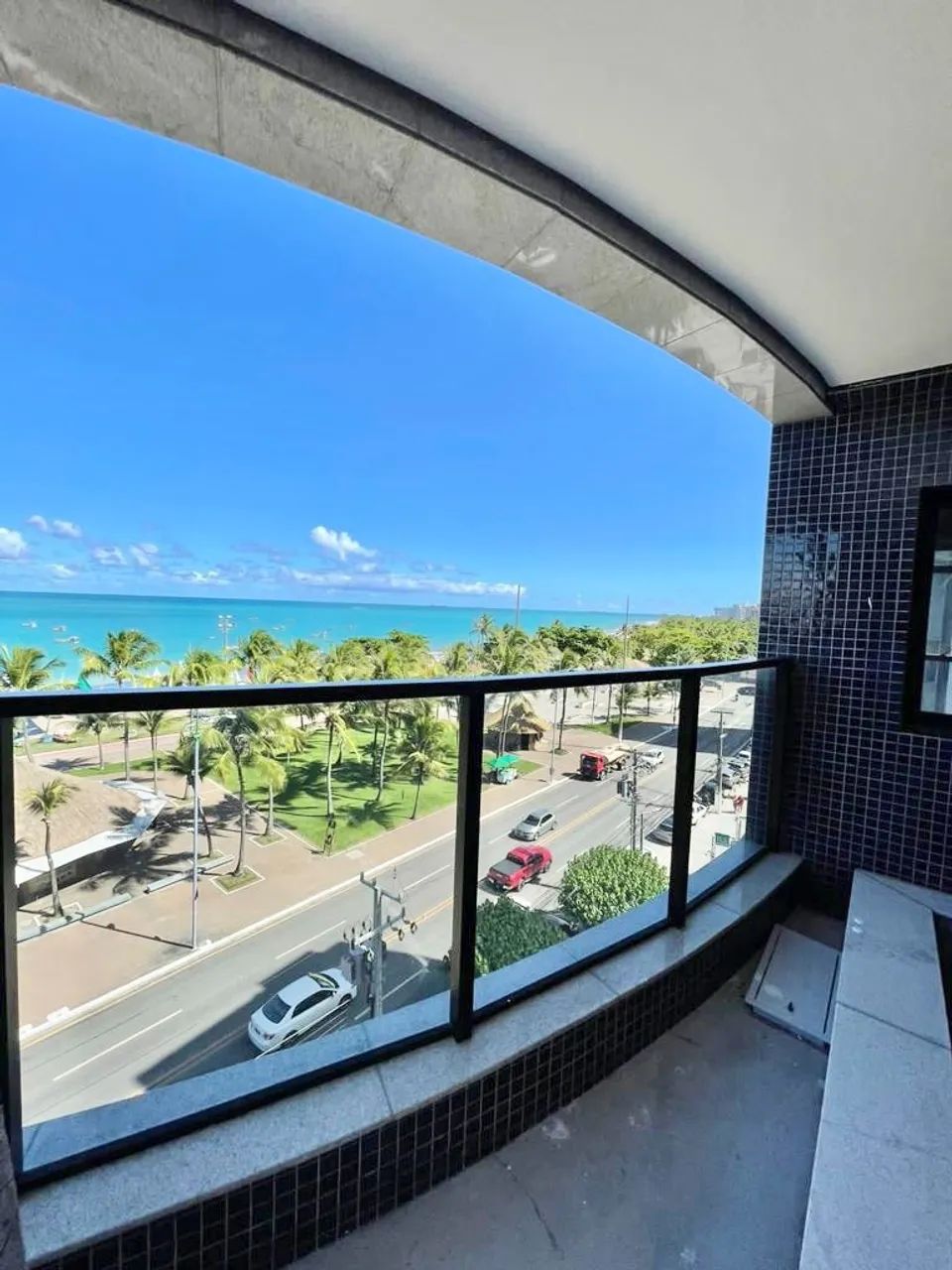 Apartamento com piscina na varanda a beira-mar em frente as famosas piscinas naturais de p - Foto 4