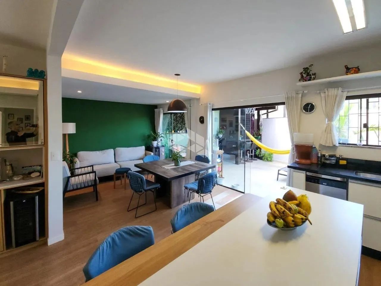 CASA COM PISCINA E CHURRASQUEIRA 3 QUARTOS SENDO 1 SUÍTE NO SACO DOS LIMÕES FLORIANÓPOLIS - Foto 2