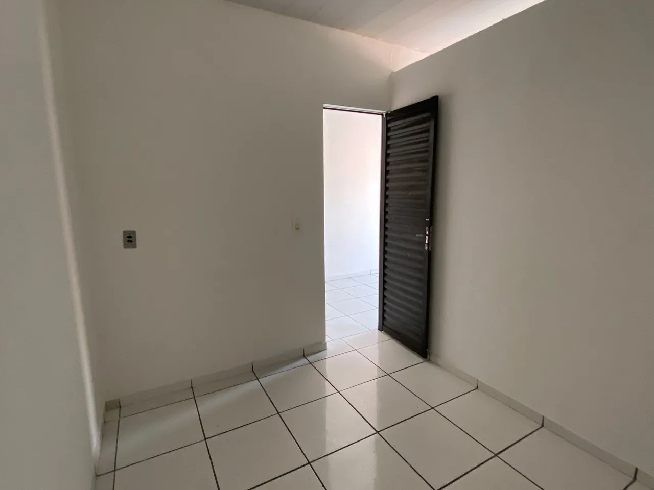 Aluga-se Apartamento