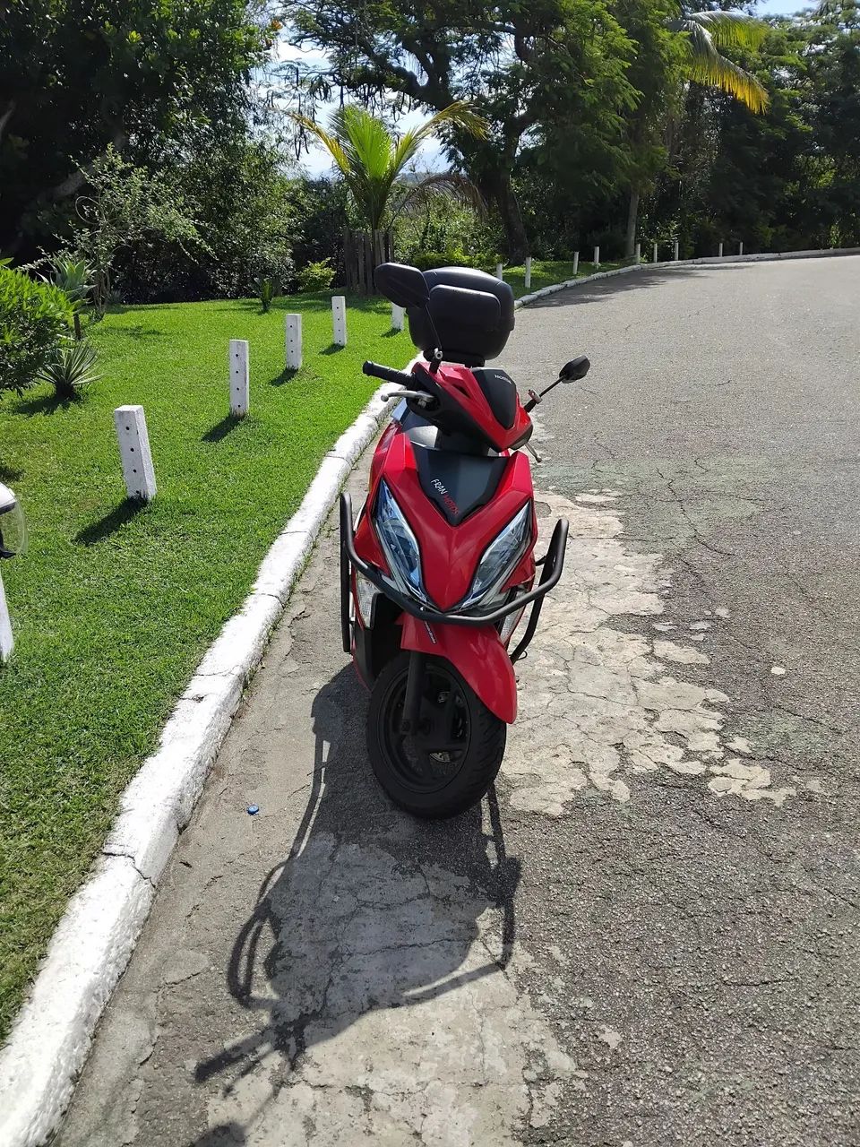Honda Elite 125 vermelha com acessórios  - Foto 3