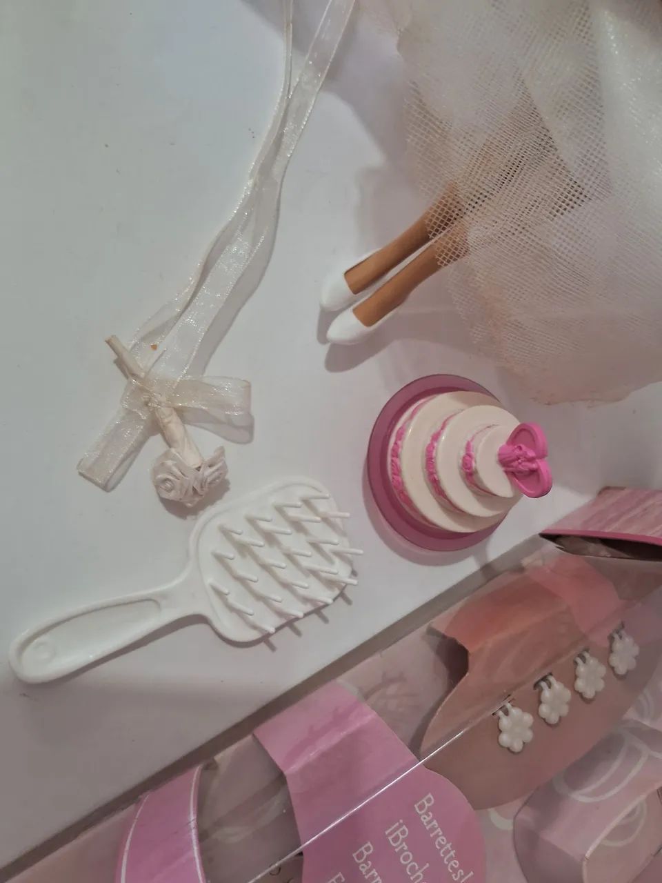 Barbie Noiva na Caixa - item de colecionador (usada poucas vezes, em perfeito estado) - Foto 5