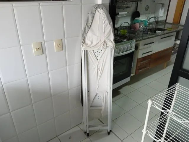 Tábua de passar roupas em Metal Branca 100 cm x 152 cm x 35 cm - Foto 3