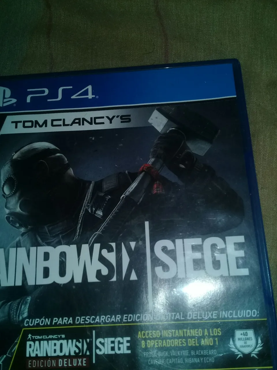 Tom Clancy's Rainbow Six Siege - Edição Deluxe - PS4