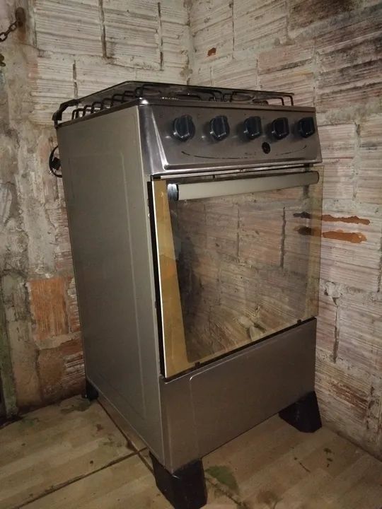 Fogão usado semi novo
