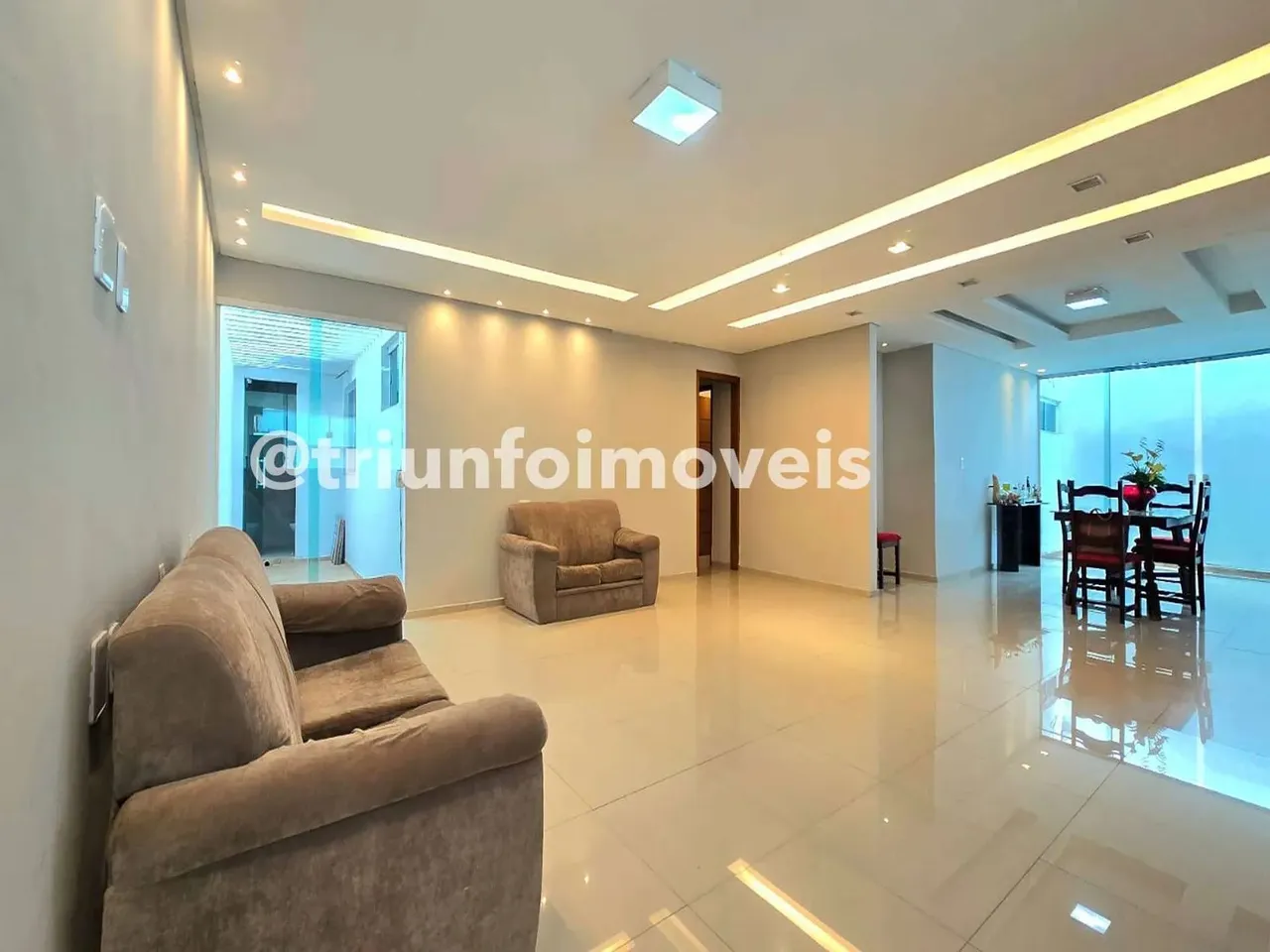 Casa a venda com 3 Suítes no Recanto das Palmeiras TR192724 THE -183MTB6
