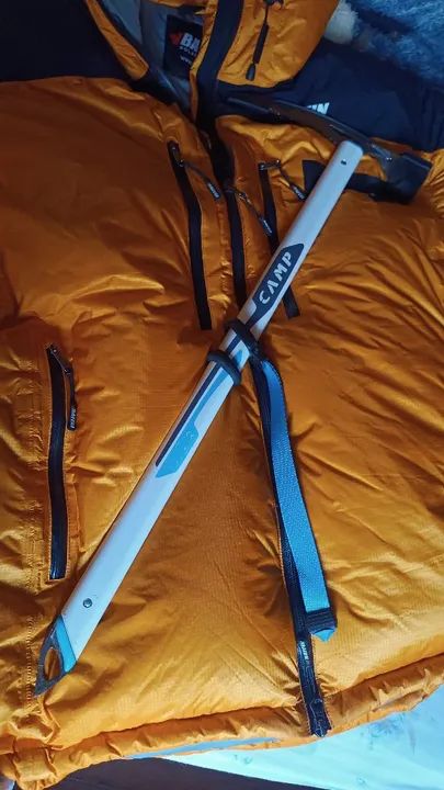 Piolet / Picareta de Gelo CAMP - Ideal para Montanhismo